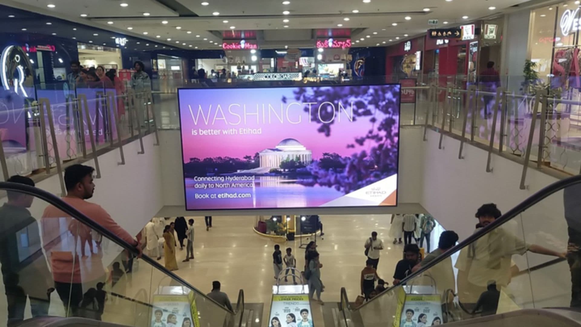 Etihad's Contextual DOOH Campaign reaches audiences across Key Travel Hubs