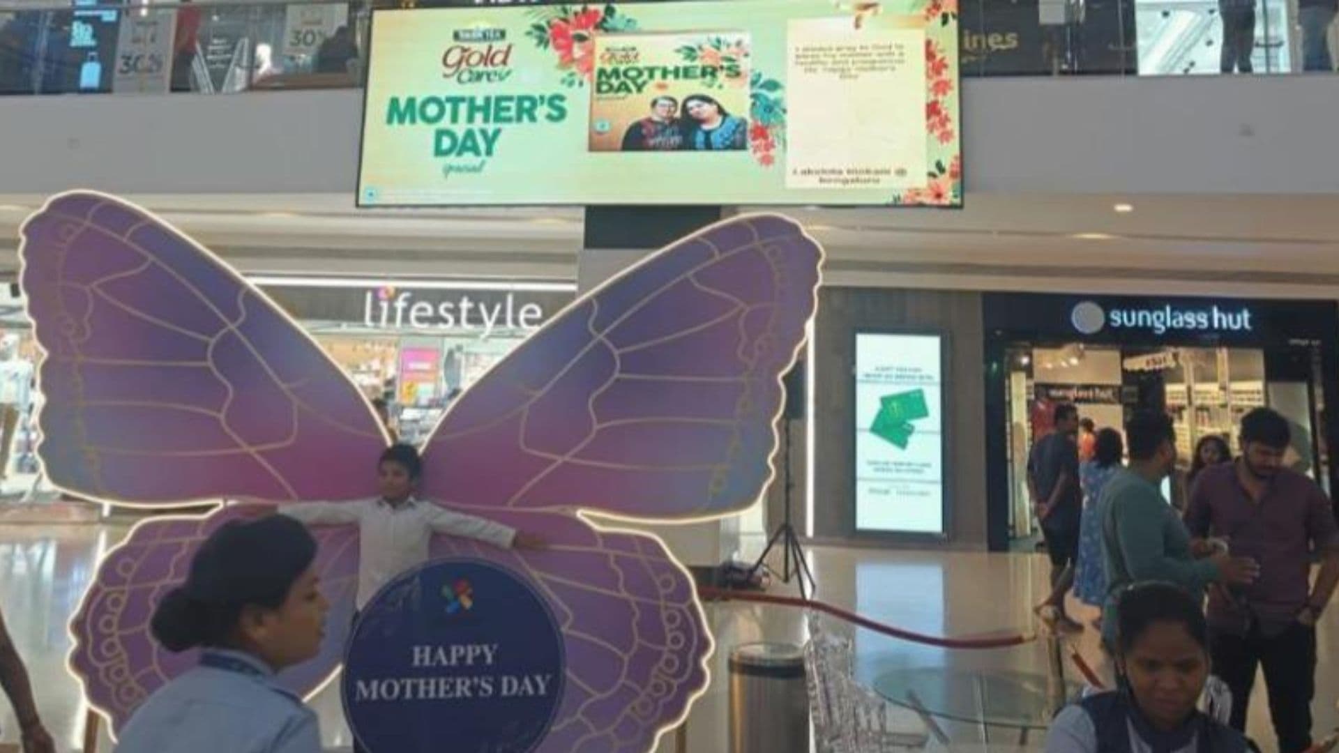 Personalized Messages Spark Mother's Day Magic with Live Feeds